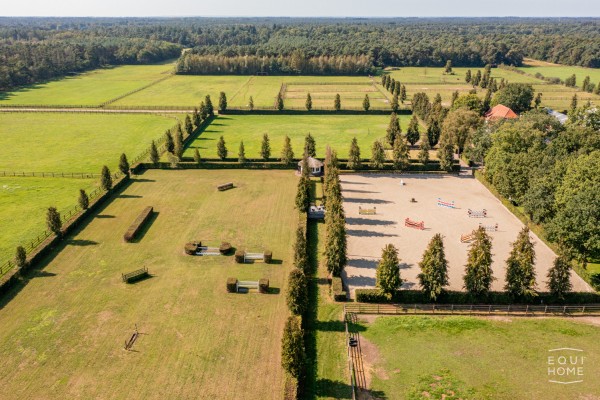 Charming equestrian property on +/-25ha in an exceptional location